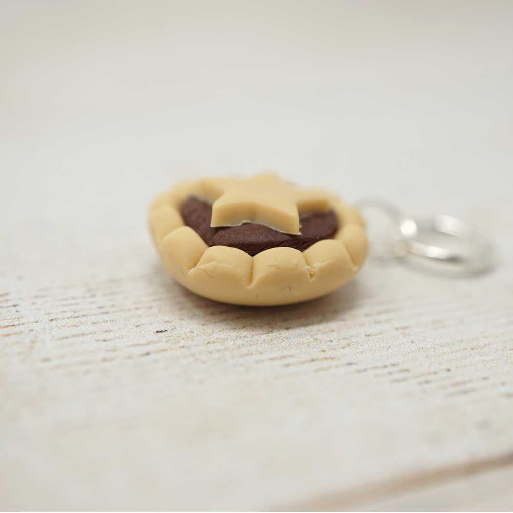 Handmade Polymer Clay Stitch Marker / Progress Keeper - Mince Pie | Market Town Yarns