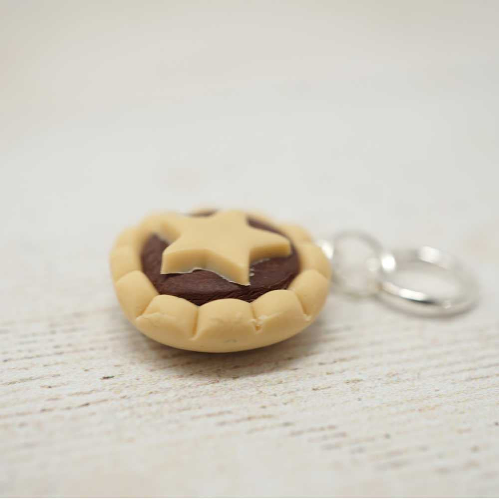 Handmade Polymer Clay Stitch Marker / Progress Keeper - Mince Pie | Market Town Yarns