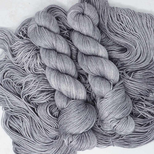 High Tide hand dyed yarn colourway shown on Silky BFL Yarn base | Market Town Yarns