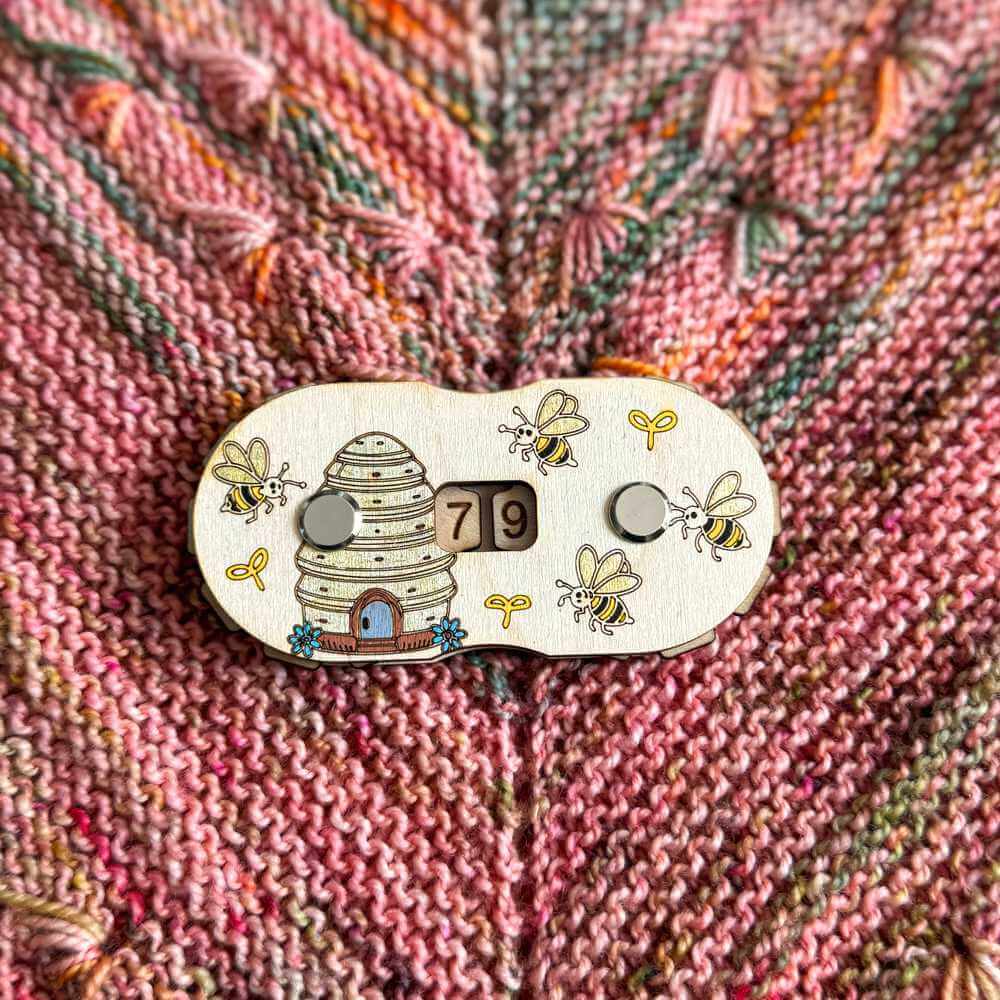 Market Town Yarns - Row Counter - Hand Painted Bees | Market Town Yarns