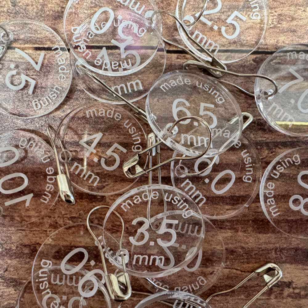 Market Town Yarns - Needle / Hook Size Reminder Markers - Clear | Market Town Yarns