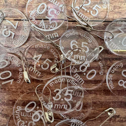 Market Town Yarns - Needle / Hook Size Reminder Markers - Clear | Market Town Yarns
