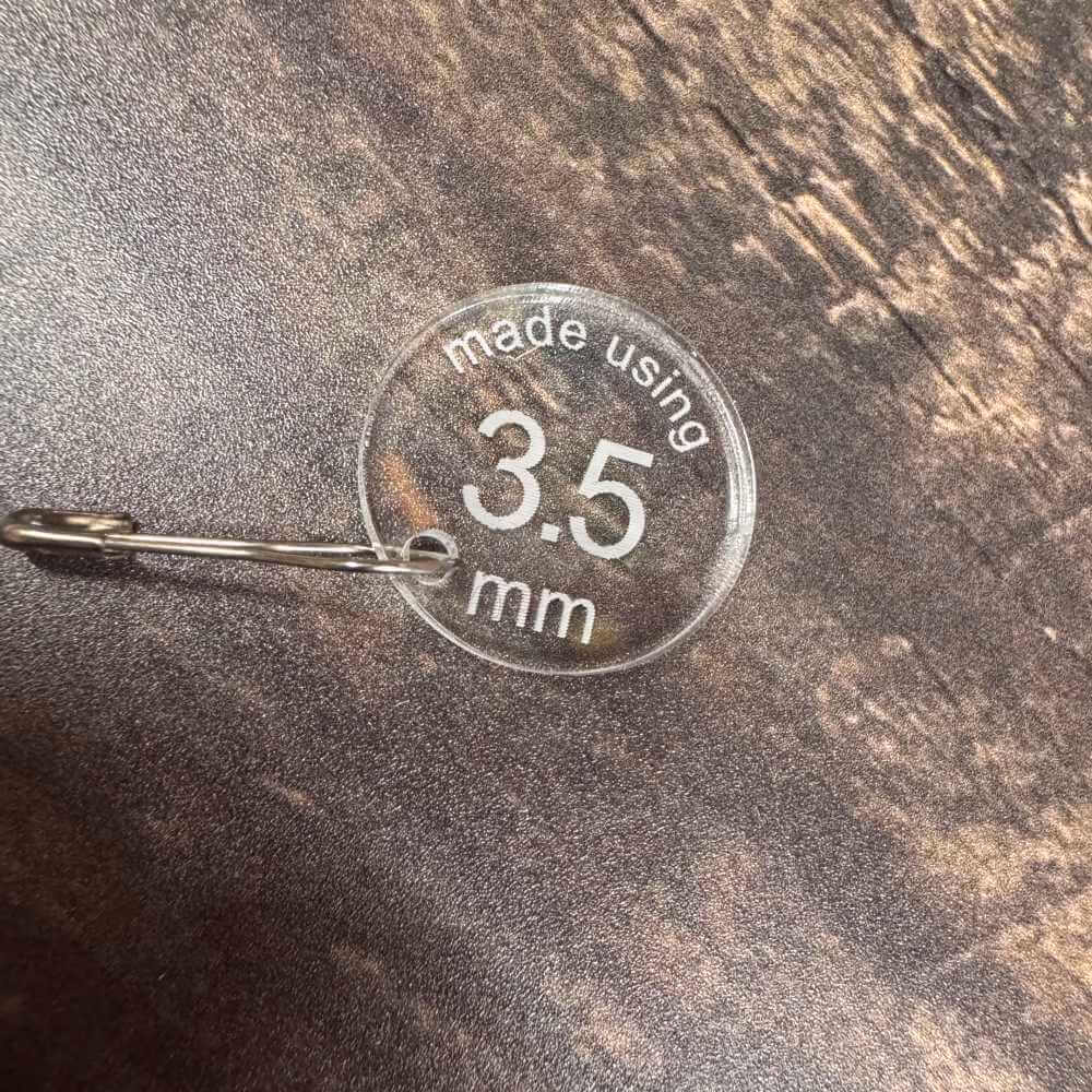 Market Town Yarns - Needle / Hook Size Reminder Markers - Clear | Market Town Yarns