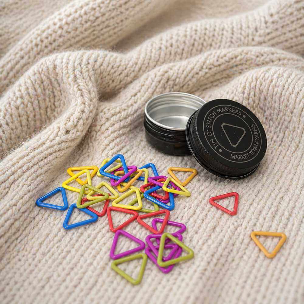 Tin o' Stitch Markers - Coloured Triangles | Market Town Yarns